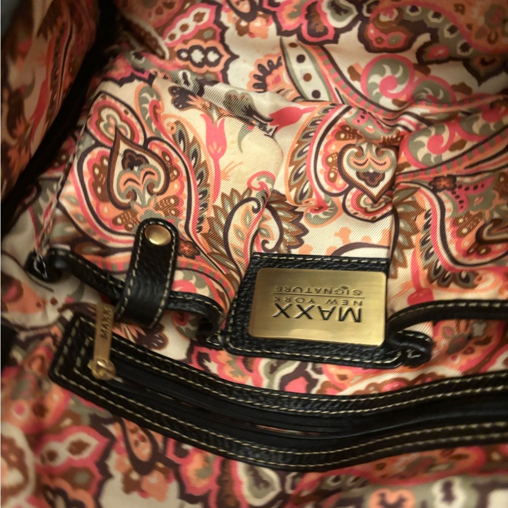 Ladies suede black shoulder bag with leather strap and zippered pocket